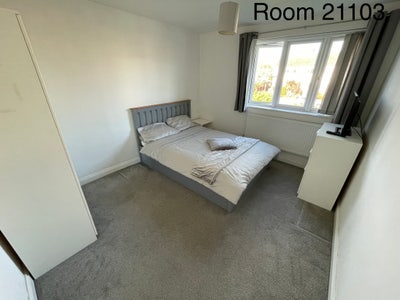 211003 Double Room in Broomfield Main Photo