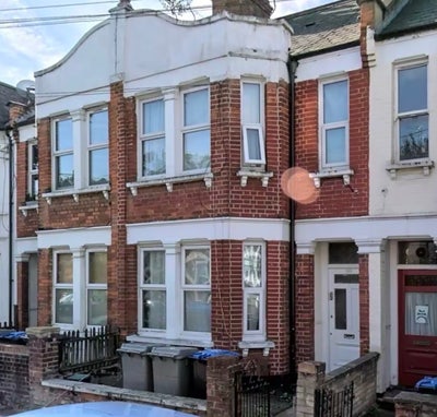TWIN ROOM for 2 friends - 110 &pound; pw each tenant@@ Main Photo