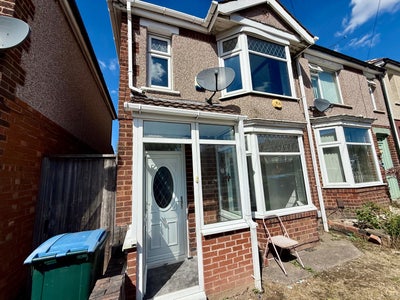 🏡 Newly Refurbished 2-Bed House – New Kitchen 🥘 Main Photo