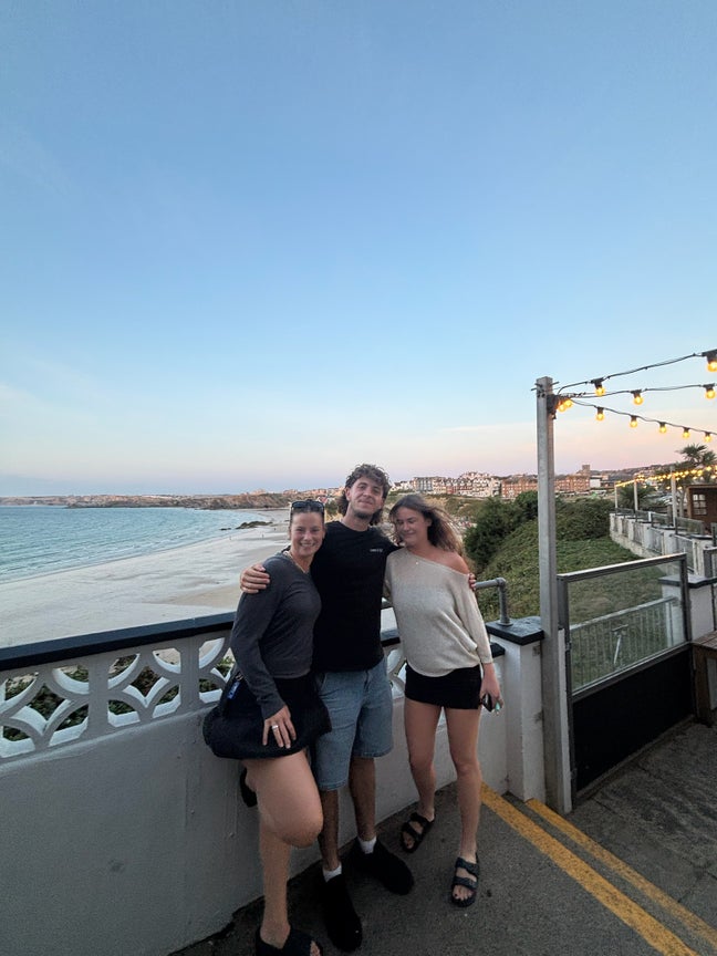3 KIWIS LOOKING FOR 3 ROOMS - SAME HOUSE Main Photo