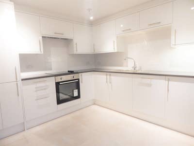 Tintern Close, London, SW19 Main Photo