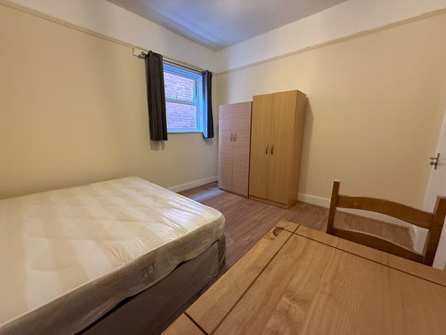 Double Room/No Deposit/Bills Included Main Photo