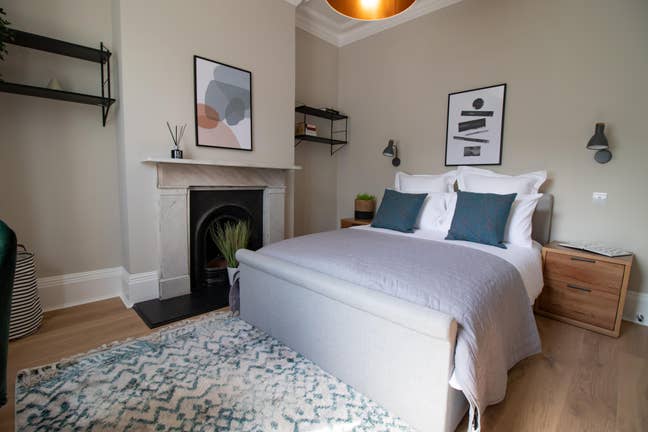 Large Double Bedroom by Tube Station Main Photo