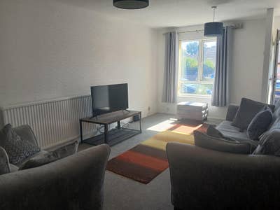 Double room available in Frome house. Main Photo
