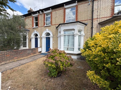 Beautiful Mid Terrace 4 Bed House MANOR PARK Main Photo