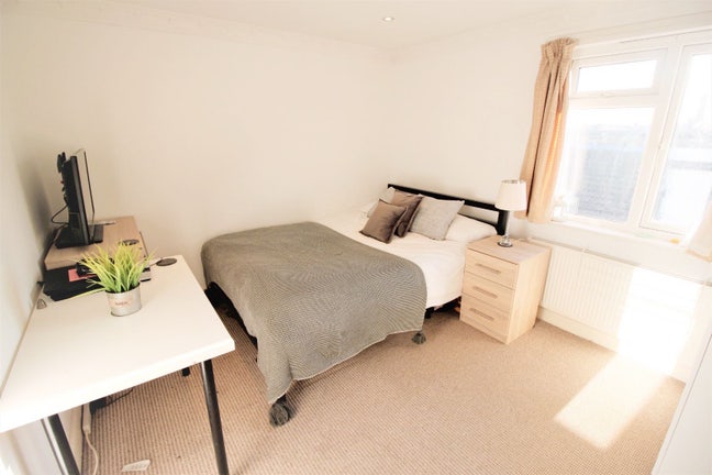 😍Simple Clean Double Room | W13🏡 Main Photo