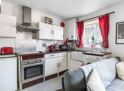 1 Bed Semi Detached house in WD3 Main Photo