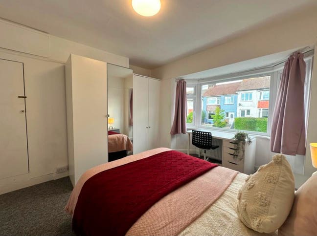 Double bed room for rent Main Photo