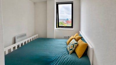 Cosy Double Room - S1 City Centre - West St.  Main Photo