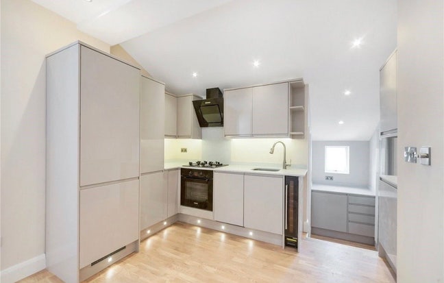 Double Room in Tooting Broadway⭐️ Main Photo