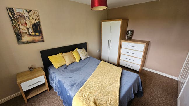 Two Beautiful Double Rooms Available Here!  Main Photo