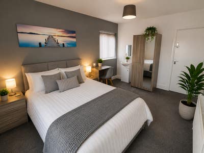 🚀 Move-In Ready! NHS Rooms on Alliance Ave! 🛏️ Main Photo