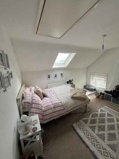 Large Double Room  Main Photo
