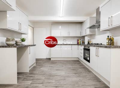 3 Bedroom Flat To Rent In Morden SM4 Main Photo