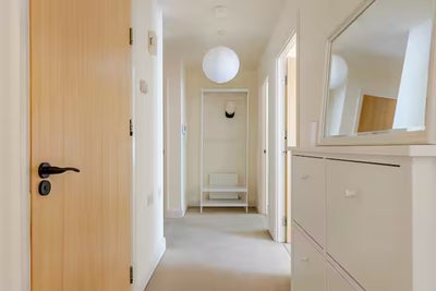 Quiet refurbished flat by Fulham Broadway Main Photo