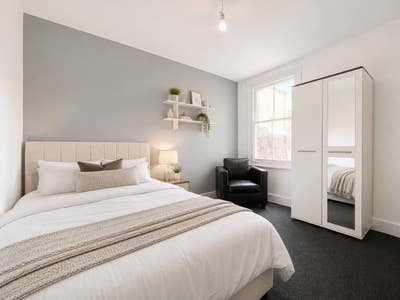 Double Rooms - Available NOW! Main Photo
