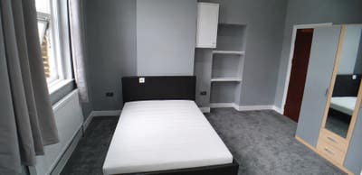 Spacious Self-Contained Studio Flat in Harlesden Main Photo