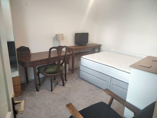Shipley - double room for single female Main Photo