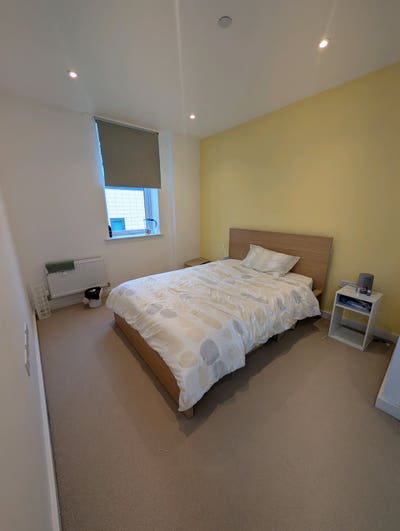 Double room  share with 1 only, 1 min to train Main Photo