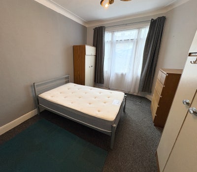 Large Room to Rent - Turnpike Lane, Wood Green Main Photo