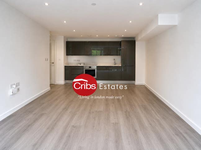 1 Bedroom Flat in Wallington SM6 - Brand New Main Photo