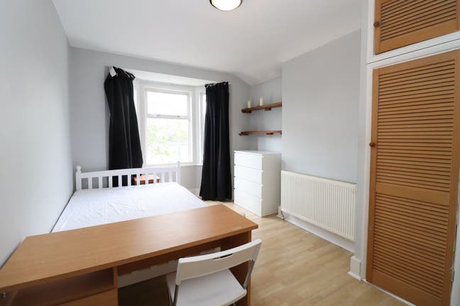 2 double rooms available in a quiet residential  Main Photo