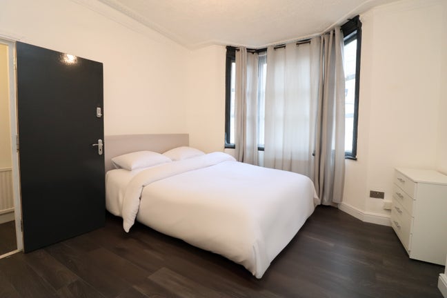 🚆 Modern Room near West Hampstead & Killburn St. Main Photo