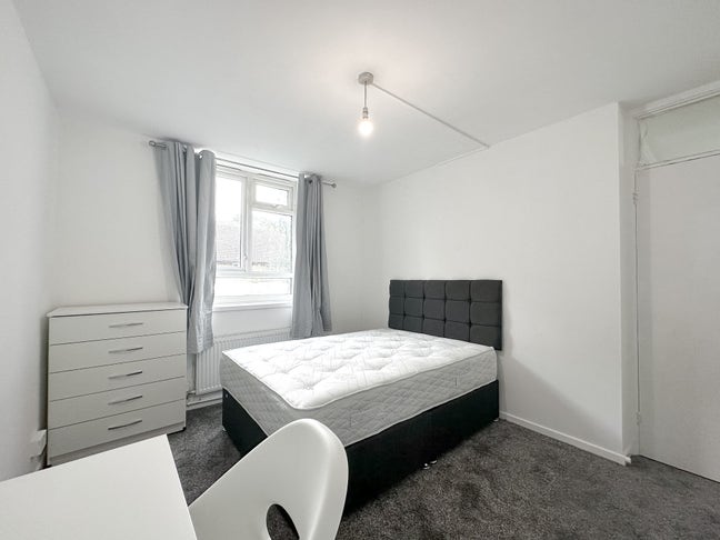 Beautiful Room in 2 mins walk from Swiss Cottage Main Photo