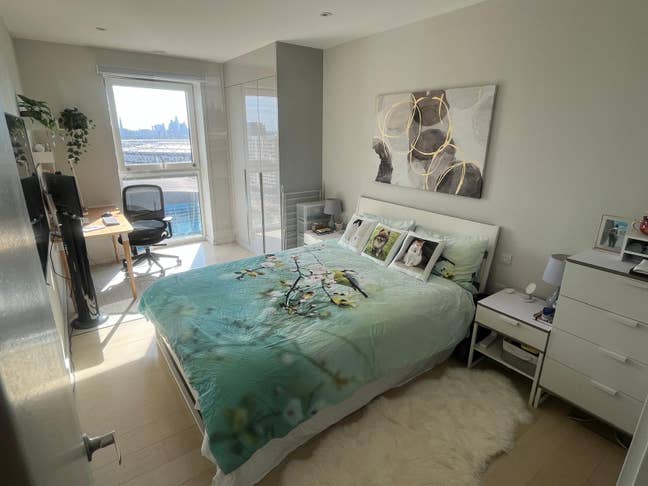 Double Room with Ensuite - Stratford Cross Main Photo