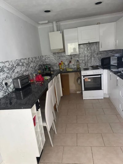 🏡 Spacious 2-Bedroom Flat – Fairfield Road, Dunst Main Photo