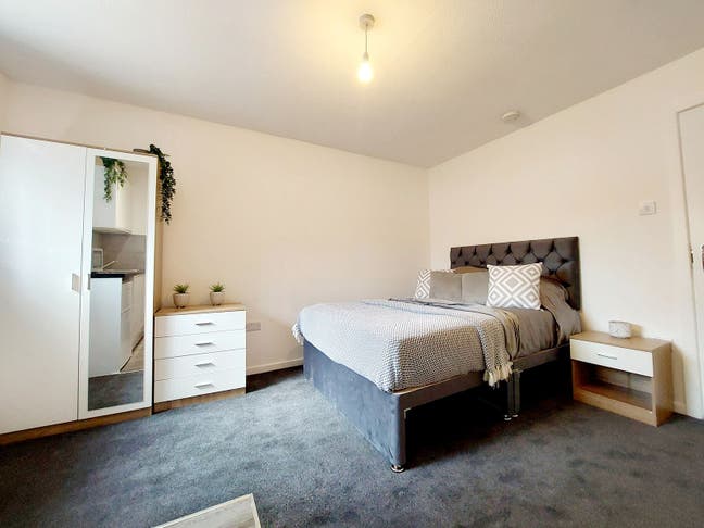 Spacious Studio Room Available Main Photo