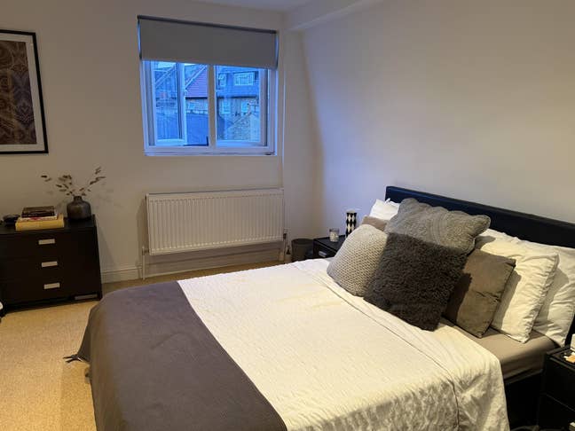 Spacious double room in Tooting Broadway Main Photo