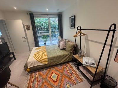 Stylish en-suite room in SE19 - 3 or 4 night let Main Photo