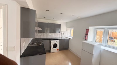 Spacious and comfortable furnished home bills inc Main Photo