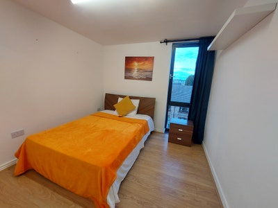 Double Rooms-Walk to Canary Wharf E14 area Main Photo