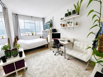 Aldgate East, Brick Lane, Shoreditch, Zone 1 Main Photo