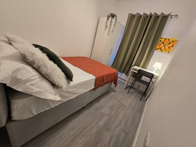 Stunning Luton Ensuite | No Deposit | Bills Inc Main Photo