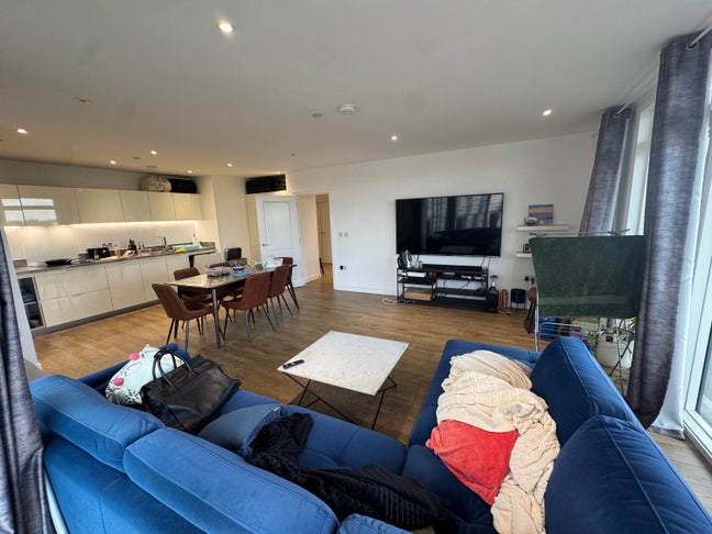 Double Room in a Fantastic, Modern Flat in Poplar Main Photo