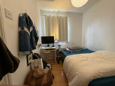 Double room in a friendly household Main Photo