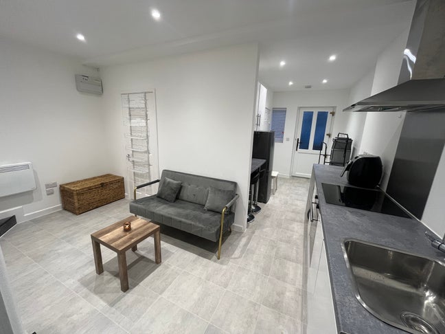  1-Bedroom Lodger Space Available Main Photo
