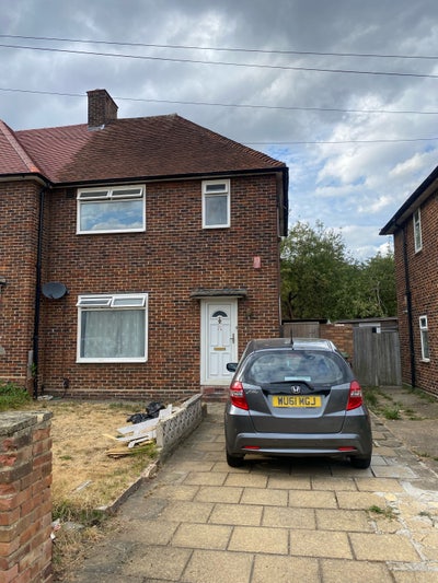Good looking 3 bed & living area house for Rent Main Photo