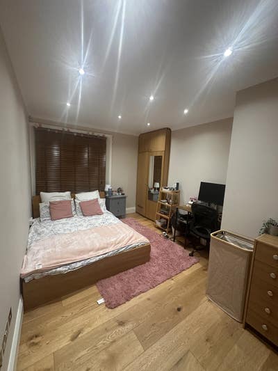 Large double room to rent NW6 Main Photo