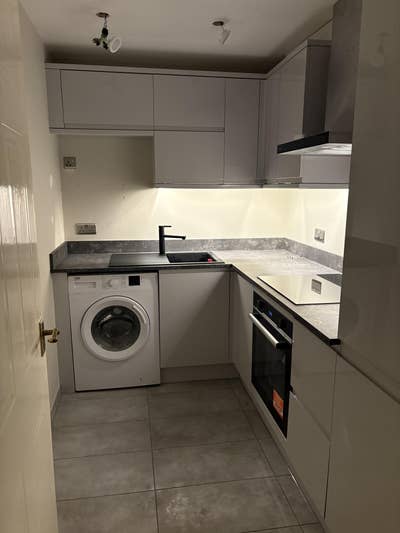 Newly Refurbished Flat – 5 Minutes from South Berm Main Photo