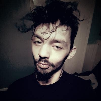 Professional Male seeks a single or double room Main Photo