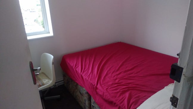 Plz hurry up This rooms goes very quickly  Main Photo