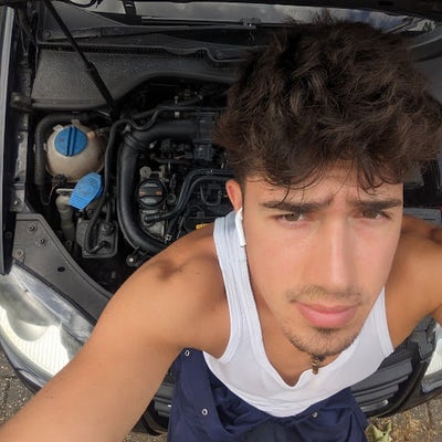 Mature student looking to move temporarily! Main Photo