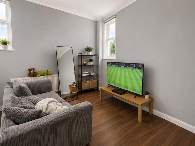 One-Bedroom Flat Located on Portview Road Main Photo