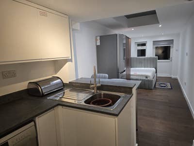 High Wycombe One bedroom studio flat(new construct Main Photo