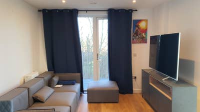 Modern Furnished Room in Beckton Parkside + Gym Main Photo