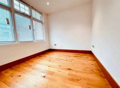 One double bedroom in a shared flat Main Photo